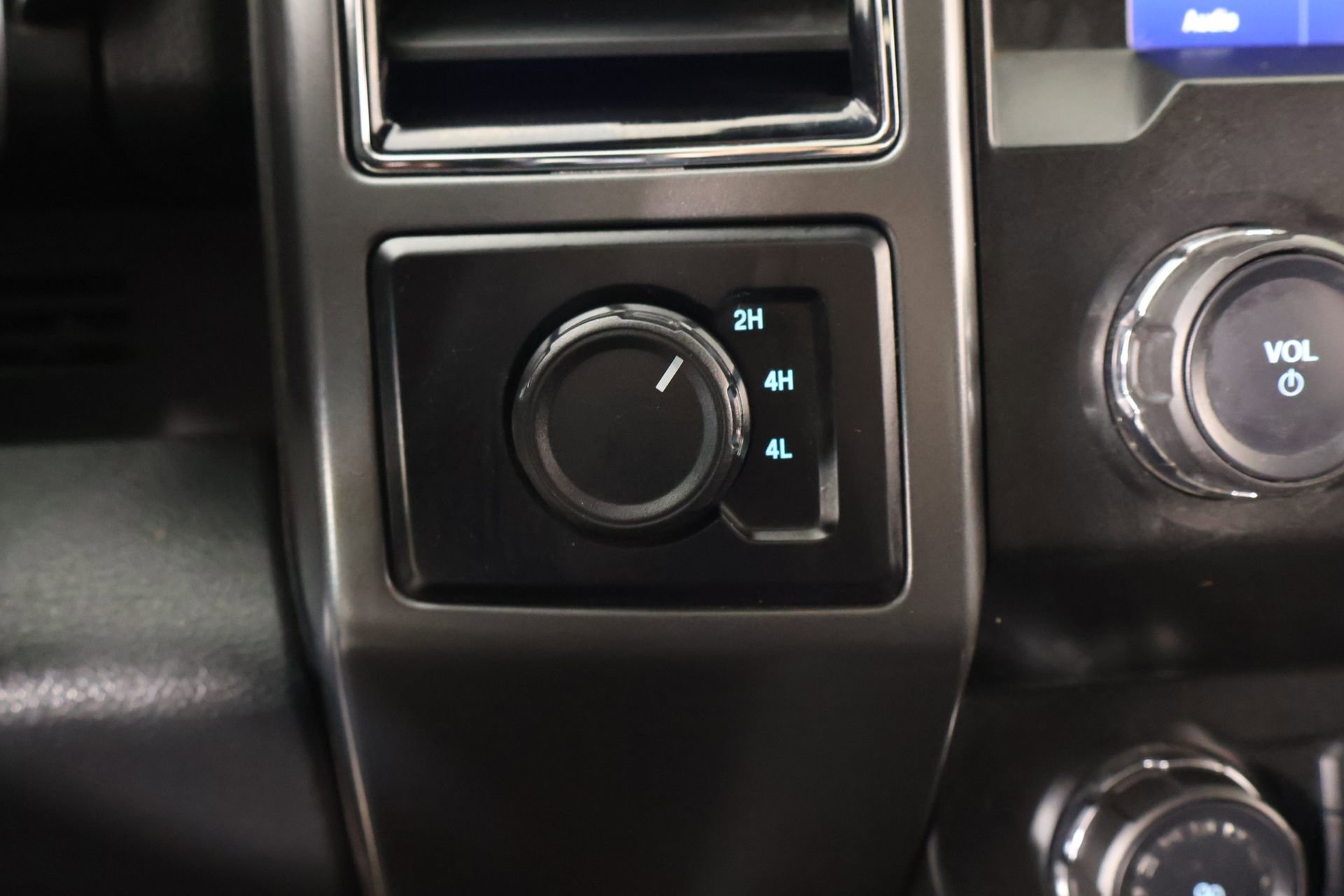 Used 2020 Ford F150 XLT w/ Equipment Group 302A Luxury AWD/4WD image 8