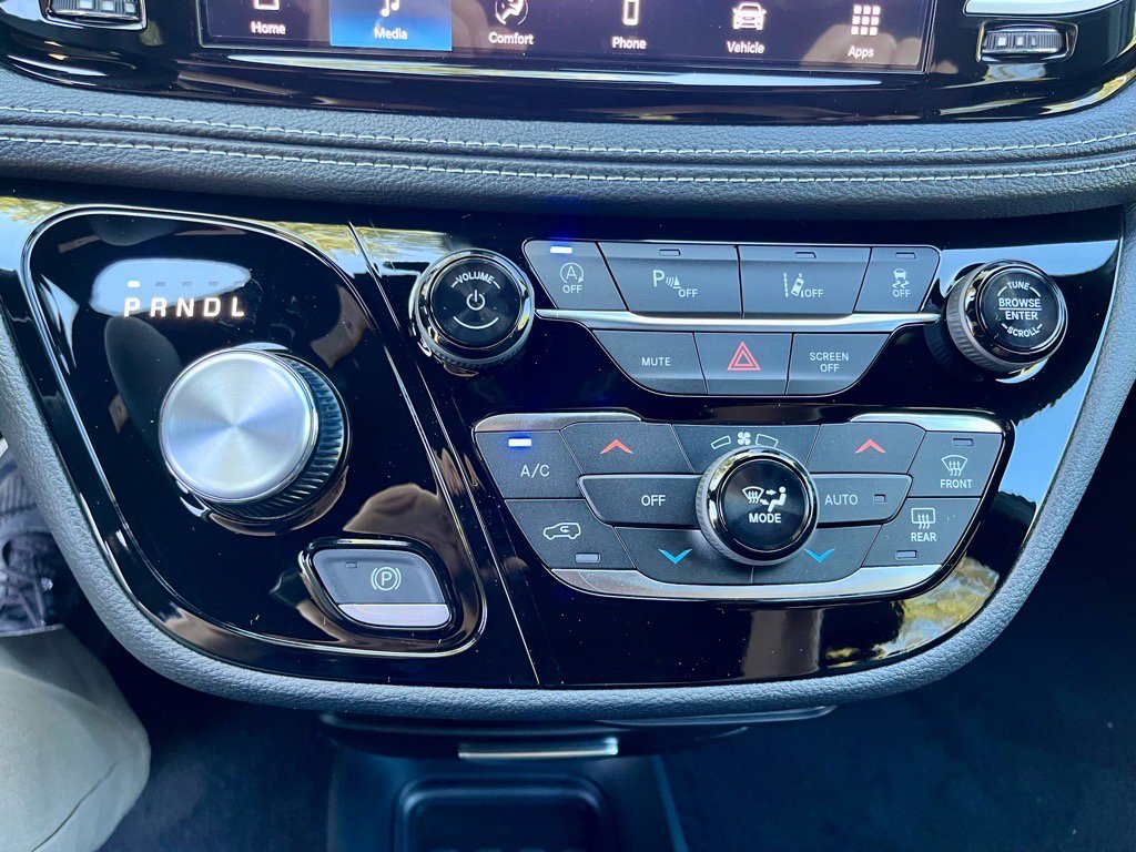 New 2026 Chrysler Pacifica Select image 26