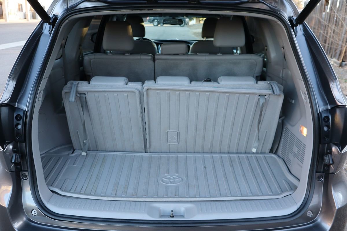 Used 2014 Toyota Highlander XLE image 14