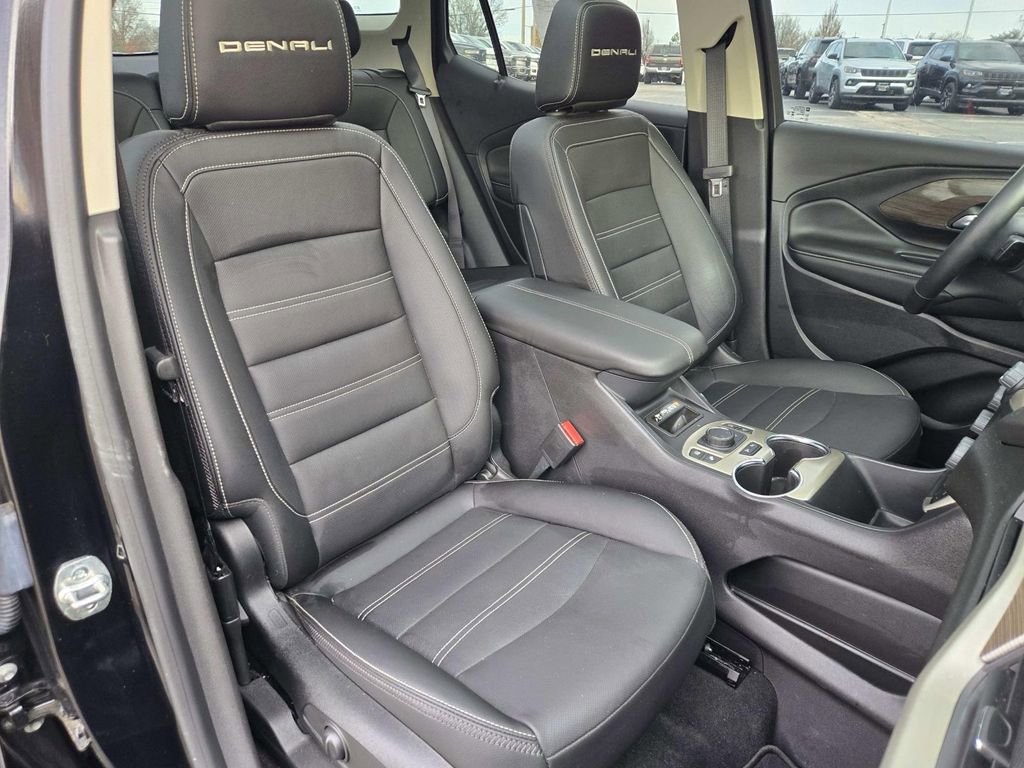 Used 2024 GMC Terrain Denali w/ Denali Premium Package image 17