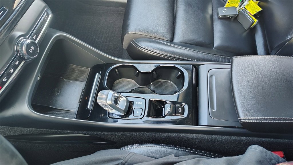 Certified 2023 Volvo XC40 B5 Plus w/ Driver Assist Package image 22