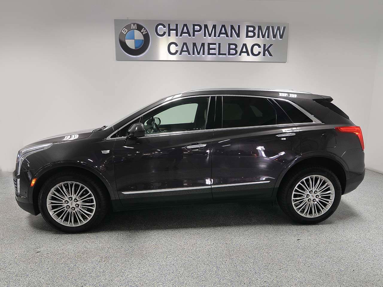 Used 2019 Cadillac XT5 Platinum image 3