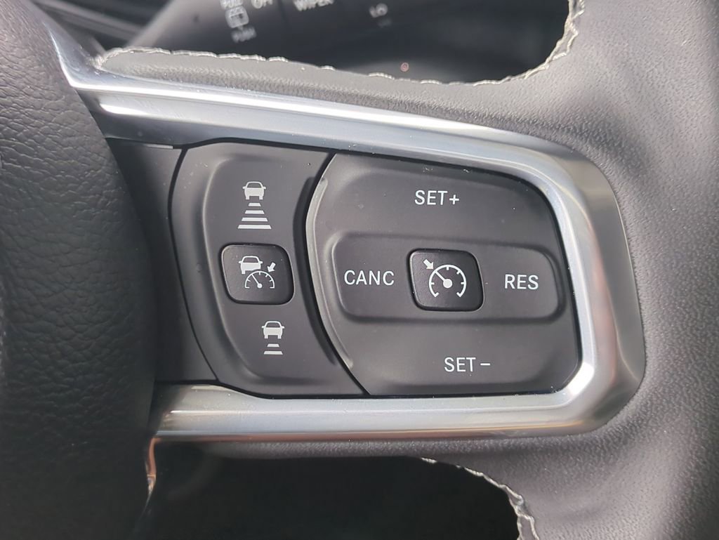 Used 2025 Jeep Wrangler Unlimited Sahara w/ Safety Group image 28