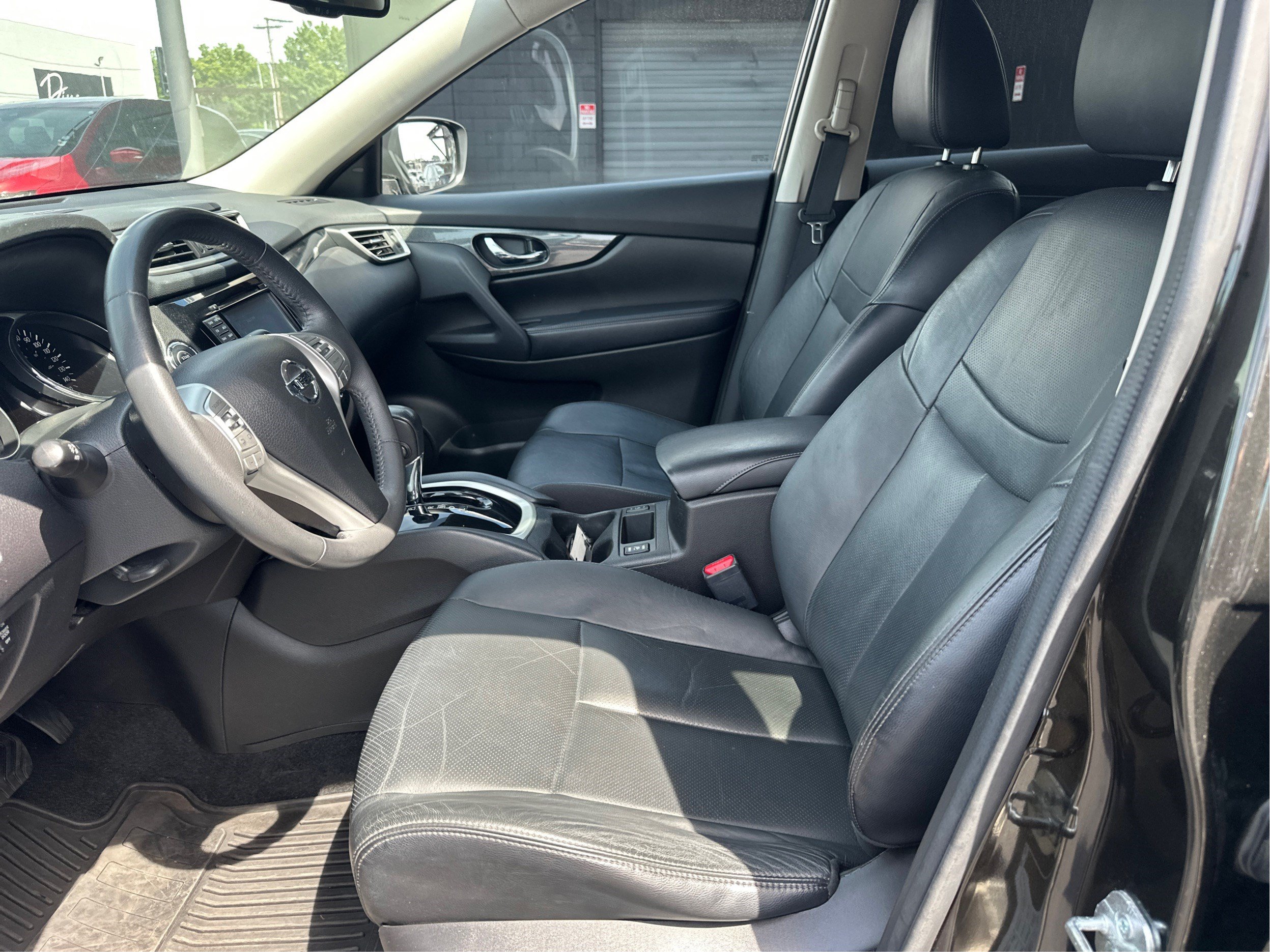 Used 2014 Nissan Rogue SL AWD/4WD image 9