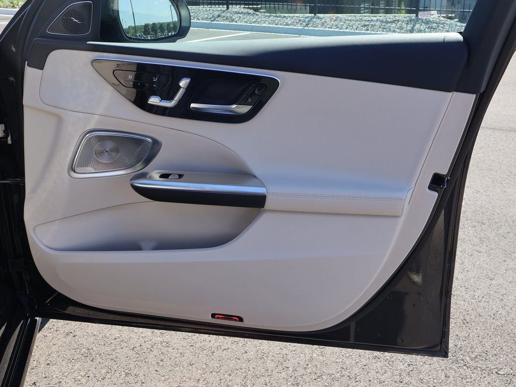 Certified 2025 Mercedes-Benz C 300 4MATIC Sedan image 9