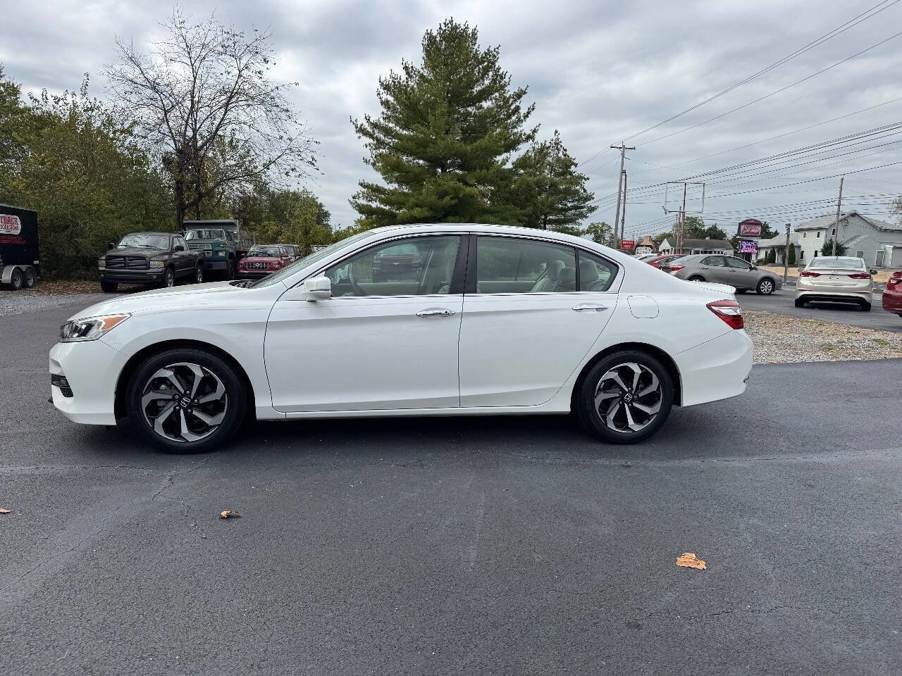 Used 2016 Honda Accord EX image 8