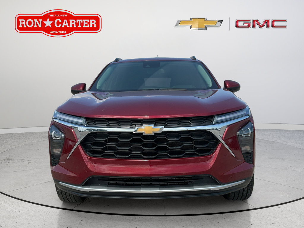 Used 2025 Chevrolet Trax LT w/ LT Convenience Package FWD image 2