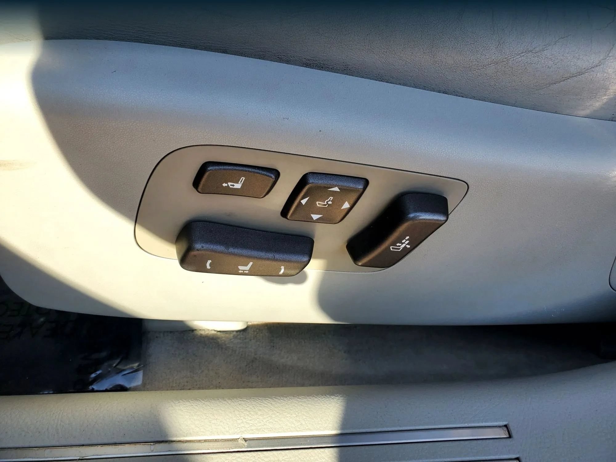 Used 2012 Lexus LS 460 w/ Comfort Pkg RWD image 39