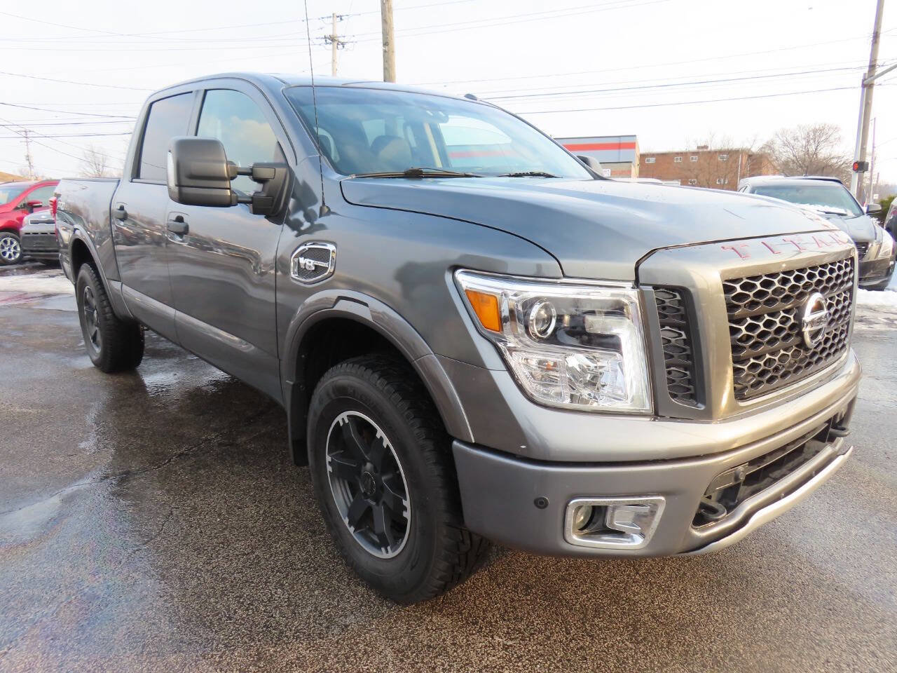 Used 2017 Nissan Titan PRO-4X image 4