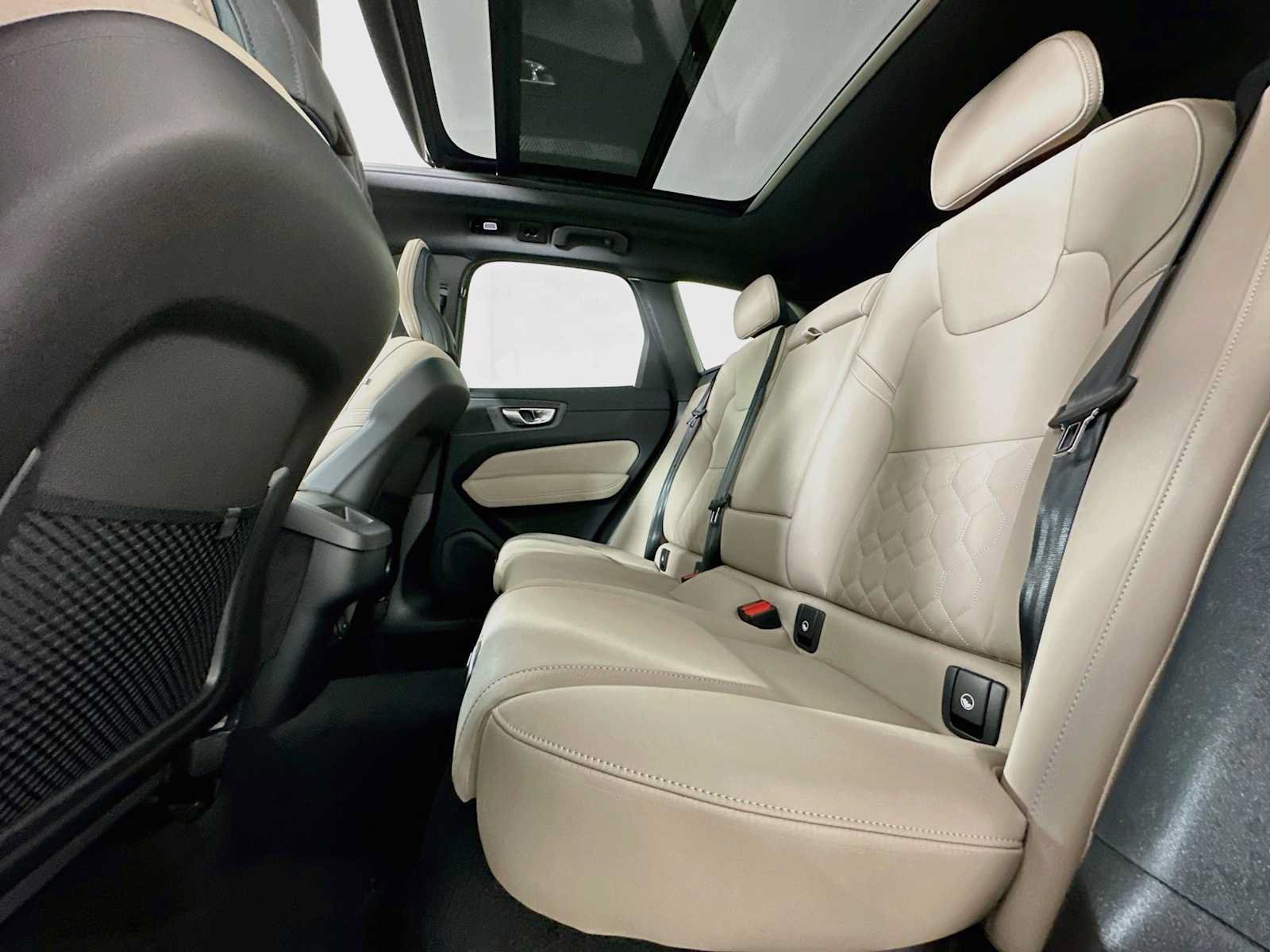 New 2026 Volvo XC60 B5 Plus w/ Climate Package PRO AWD/4WD image 22