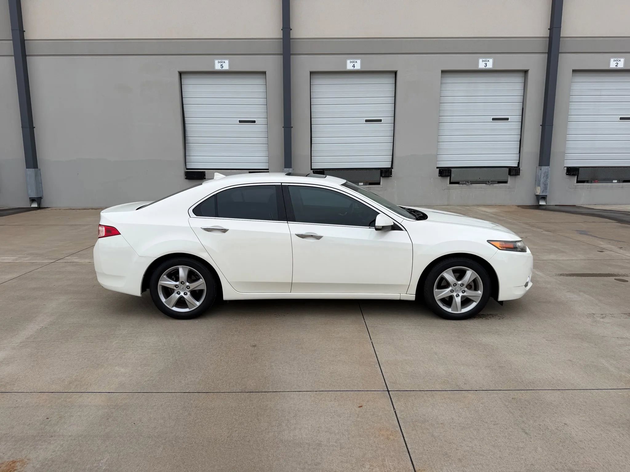 Used 2011 Acura TSX Sedan image 3