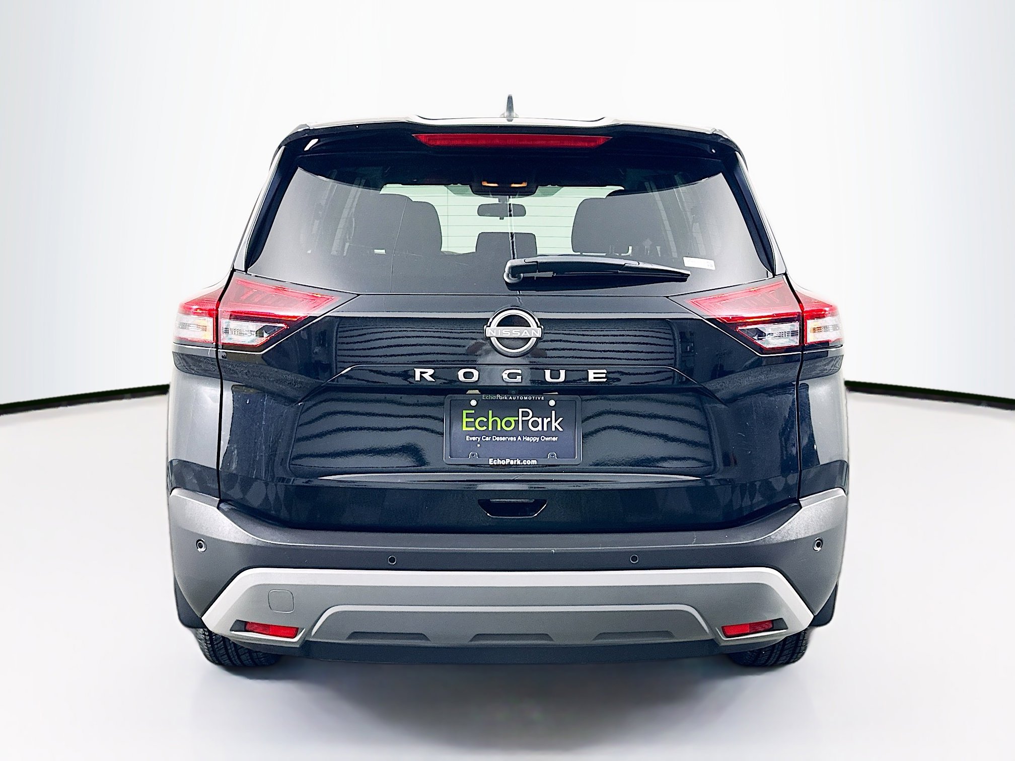 Used 2023 Nissan Rogue S image 7