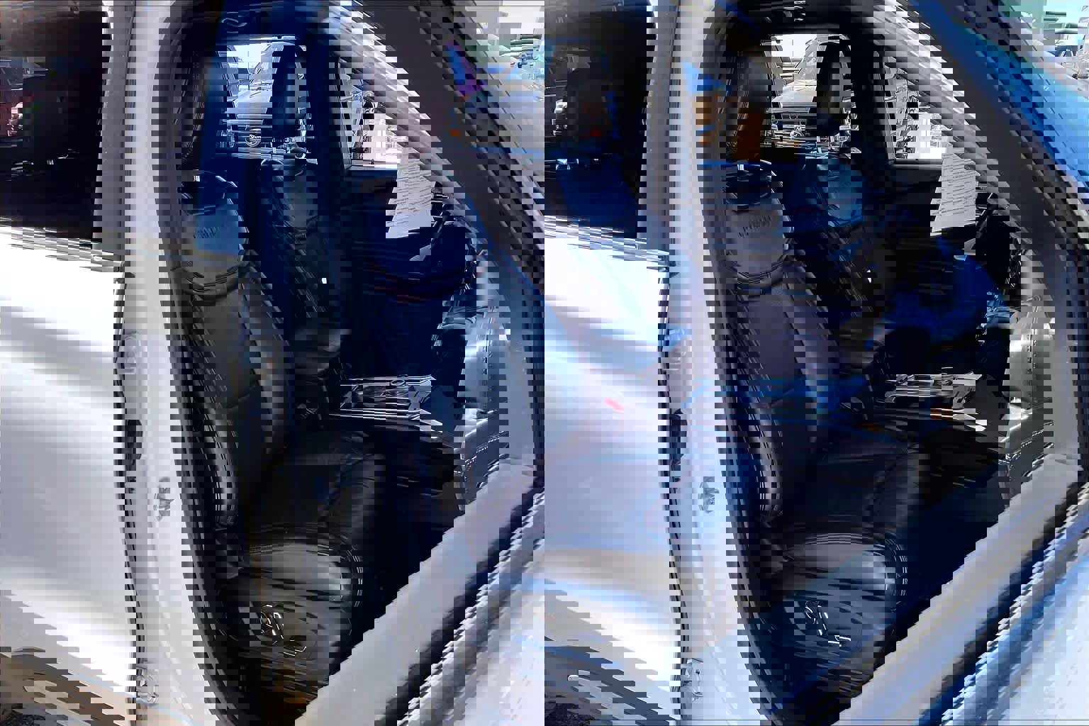 Used 2020 Ford Explorer Platinum w/ Premium Technology Package image 15