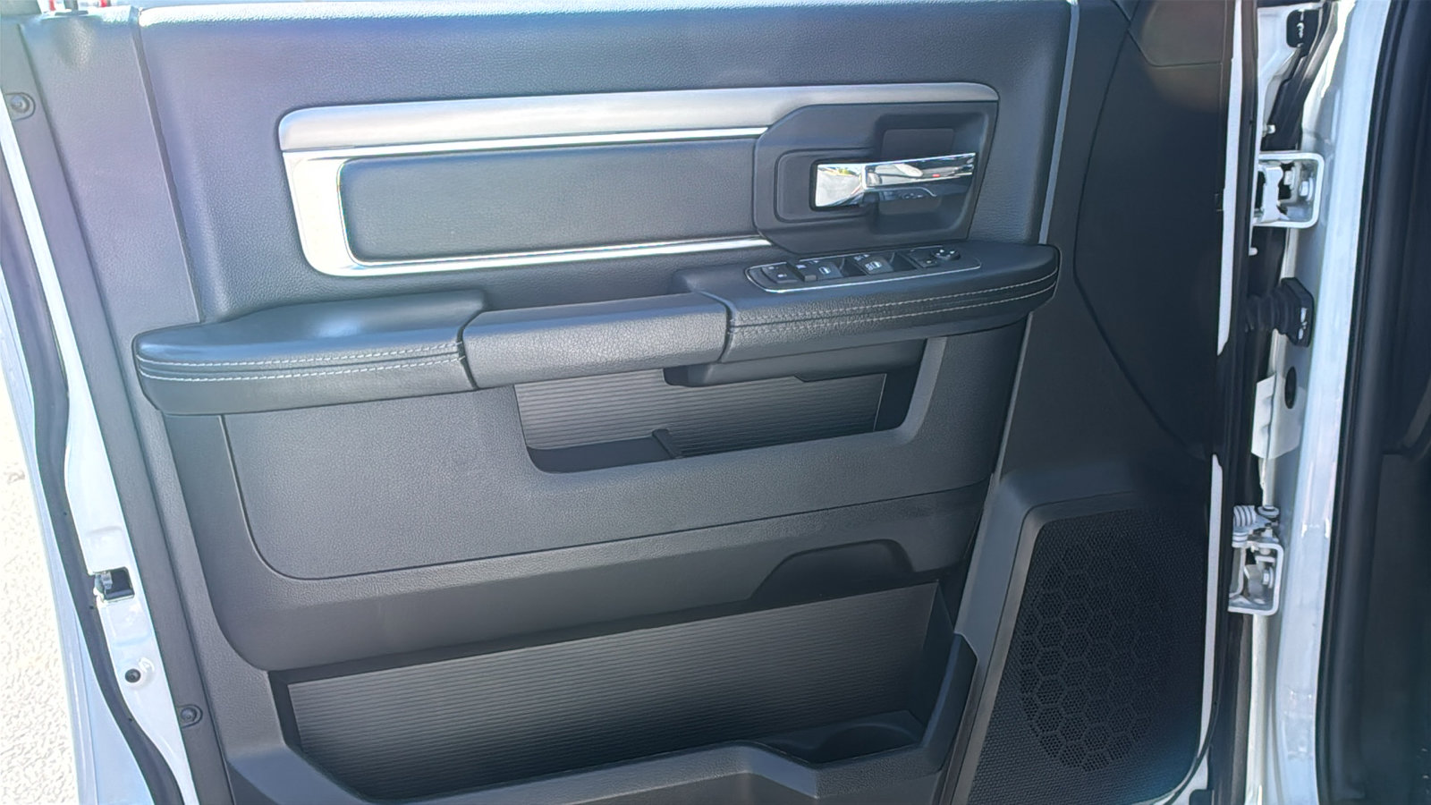 Used 2022 RAM 1500 Classic Warlock w/ Technology Package I AWD/4WD image 24