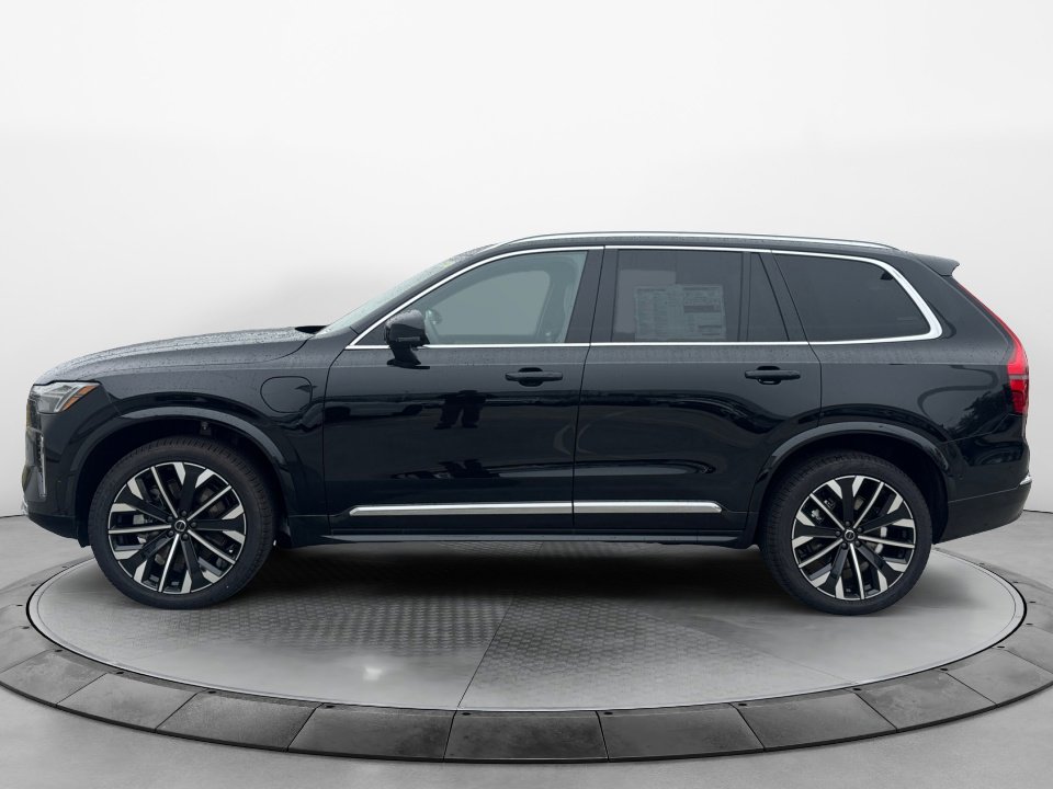 New 2026 Volvo XC90 T8 Plus w/ Protection Package Premier image 4