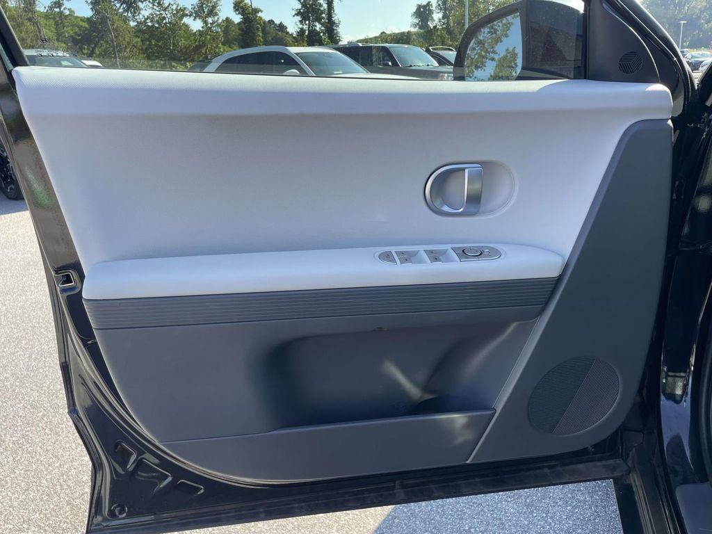 Certified 2024 Hyundai Ioniq 5 SE AWD/4WD image 4