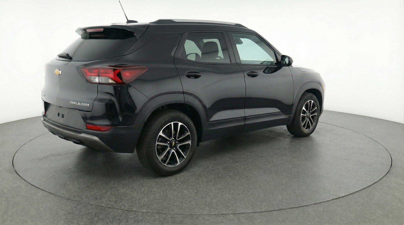 Used 2025 Chevrolet TrailBlazer LT image 9