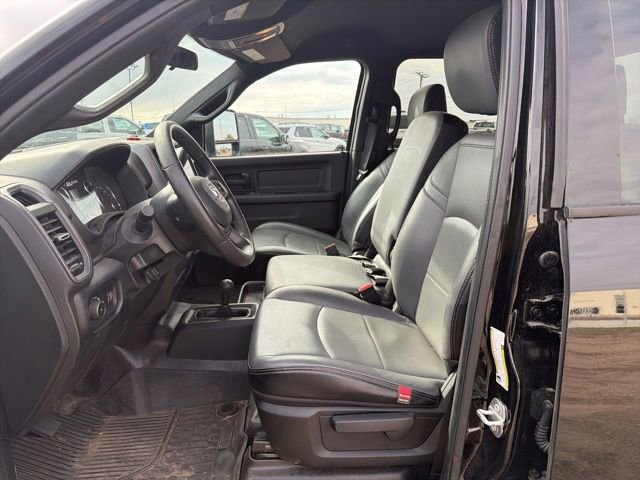 Used 2024 RAM 3500 Tradesman w/ Chrome Appearance Group AWD/4WD image 22