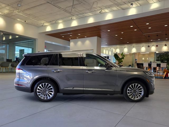 Used 2023 Lincoln Aviator Reserve AWD/4WD image 6