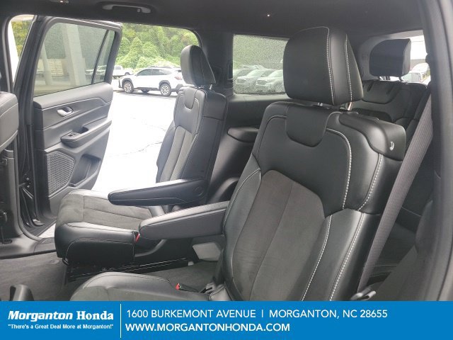 Used 2025 Jeep Grand Cherokee L Altitude RWD image 16