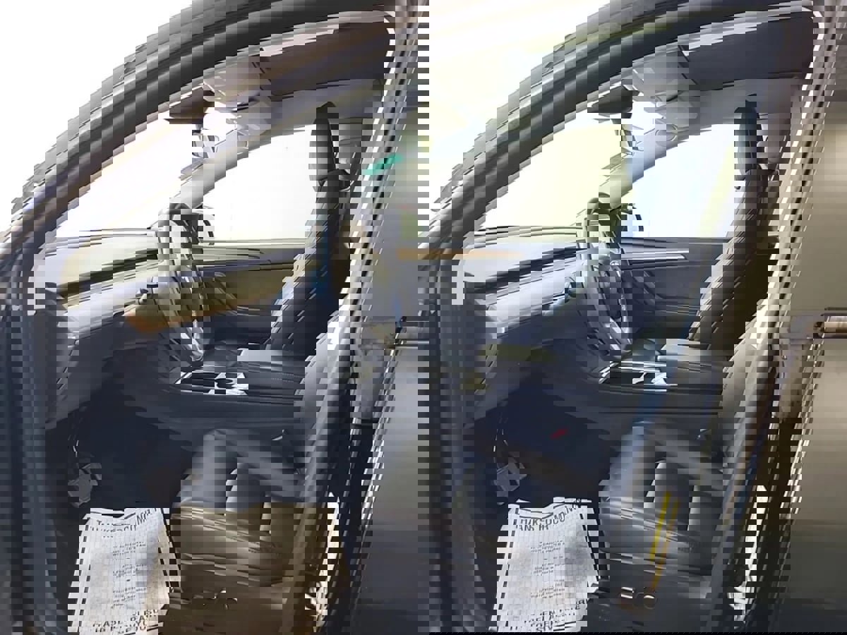 Used 2023 Tesla Model Y Long Range image 4