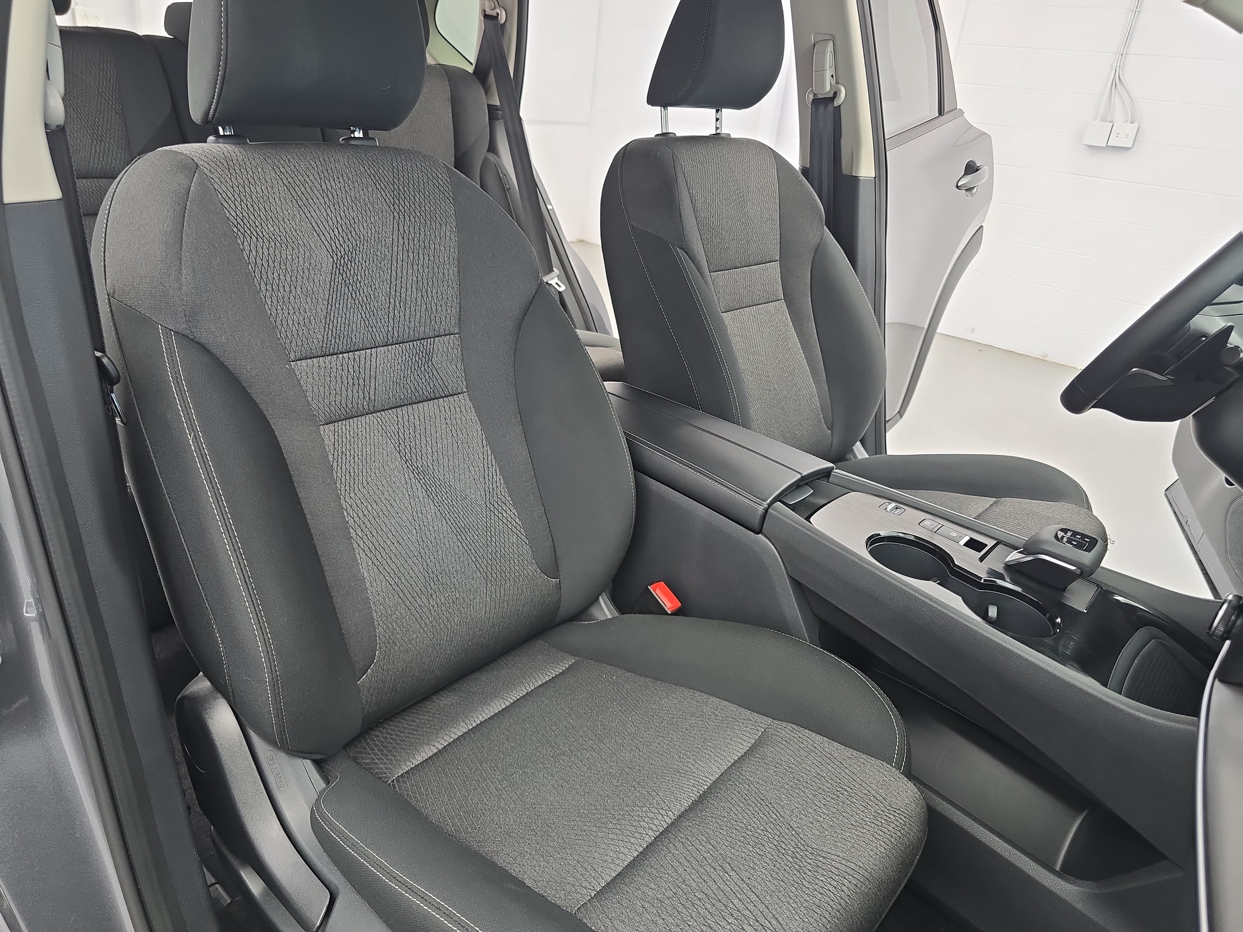 Certified 2026 Nissan Rogue SV FWD image 10
