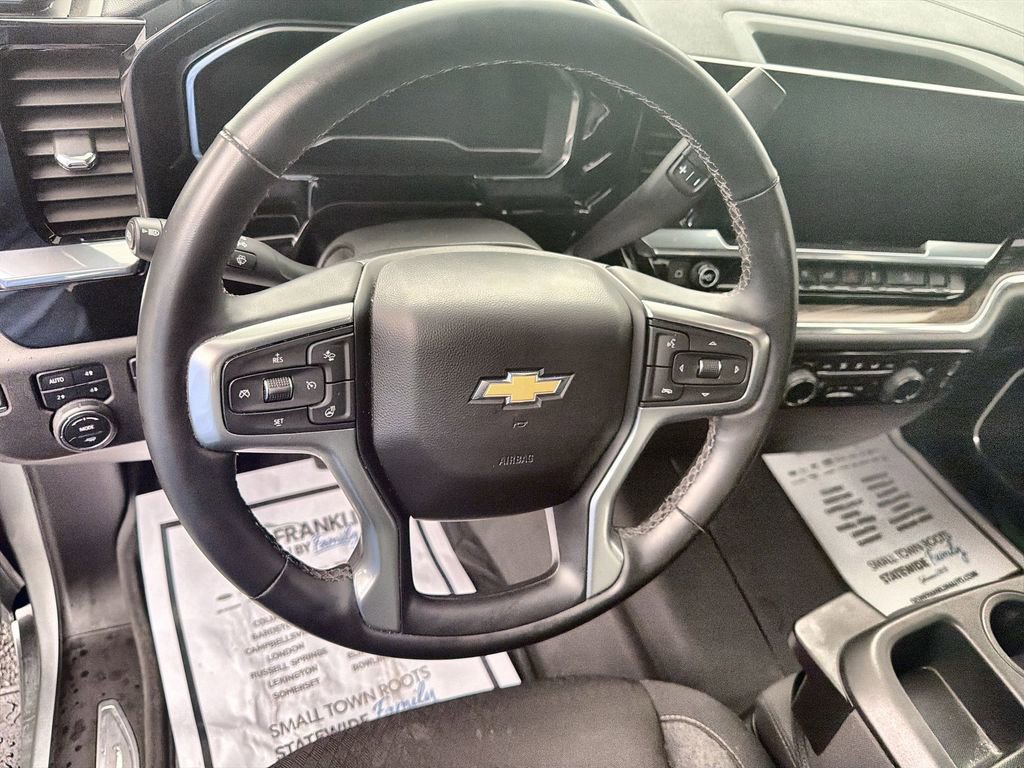Used 2024 Chevrolet Silverado 1500 LT AWD/4WD image 16