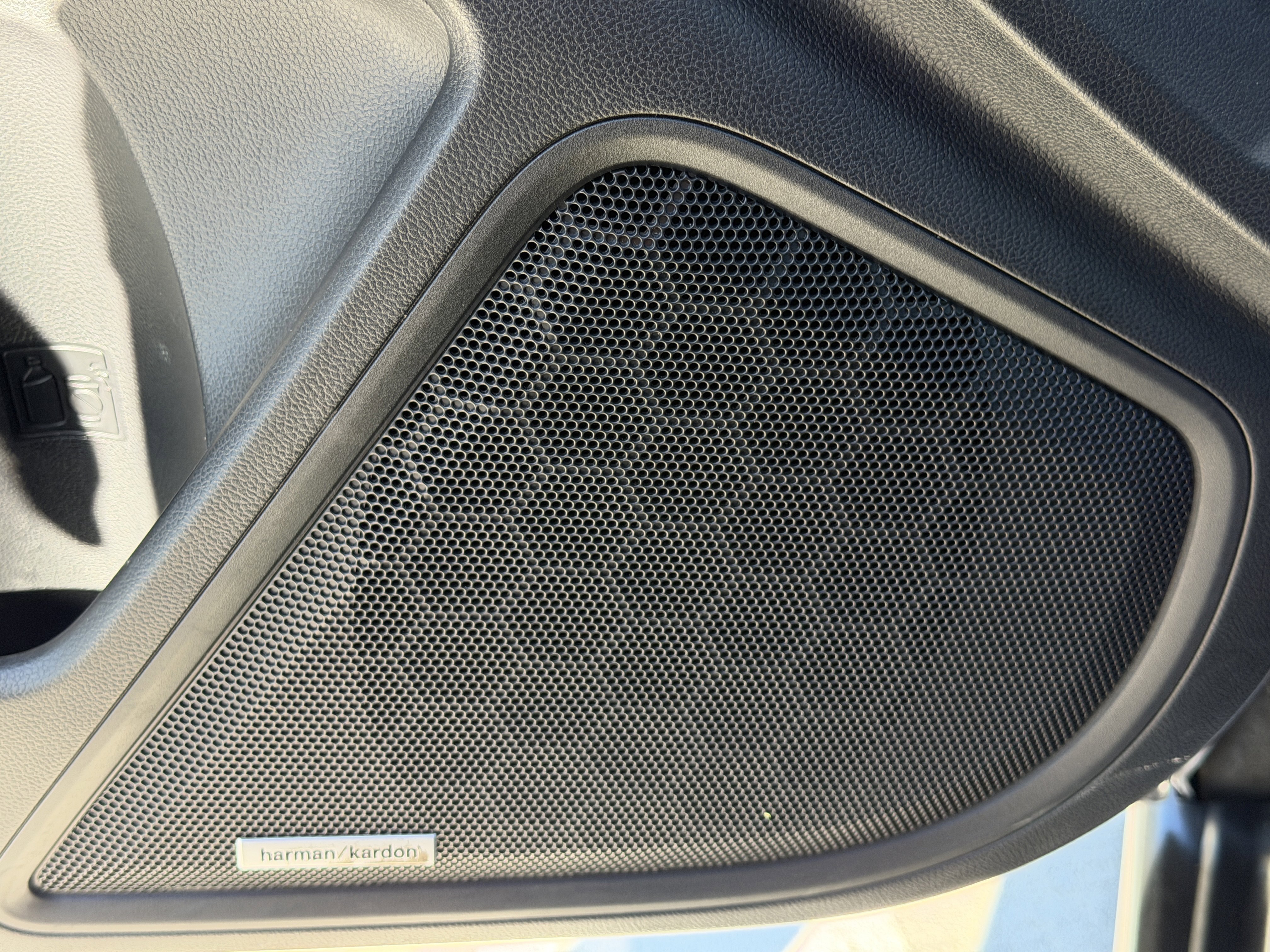 Used 2022 Subaru Outback Limited image 21