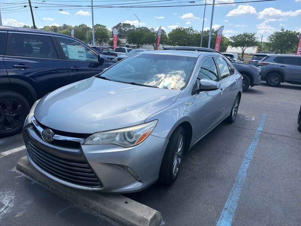 Used 2015 Toyota Camry XLE w/ Moonroof Package FWD image 1