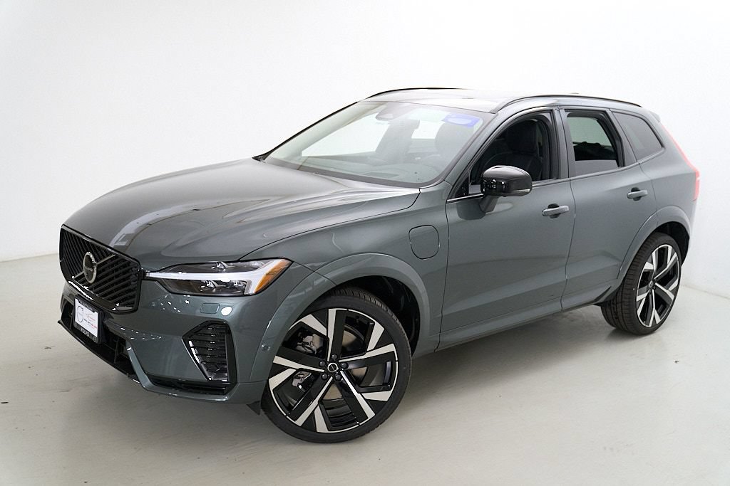 New 2026 Volvo XC60 T8 Ultra w/ Climate Package AWD/4WD image 3