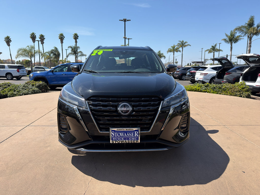 Used 2024 Nissan Kicks SR FWD image 2