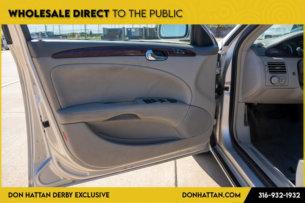 Used 2009 Buick Lucerne CXL FWD image 11