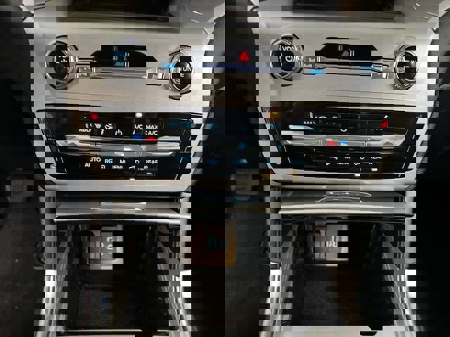 Used 2022 Ford Explorer XLT w/ Equipment Group 202A image 17