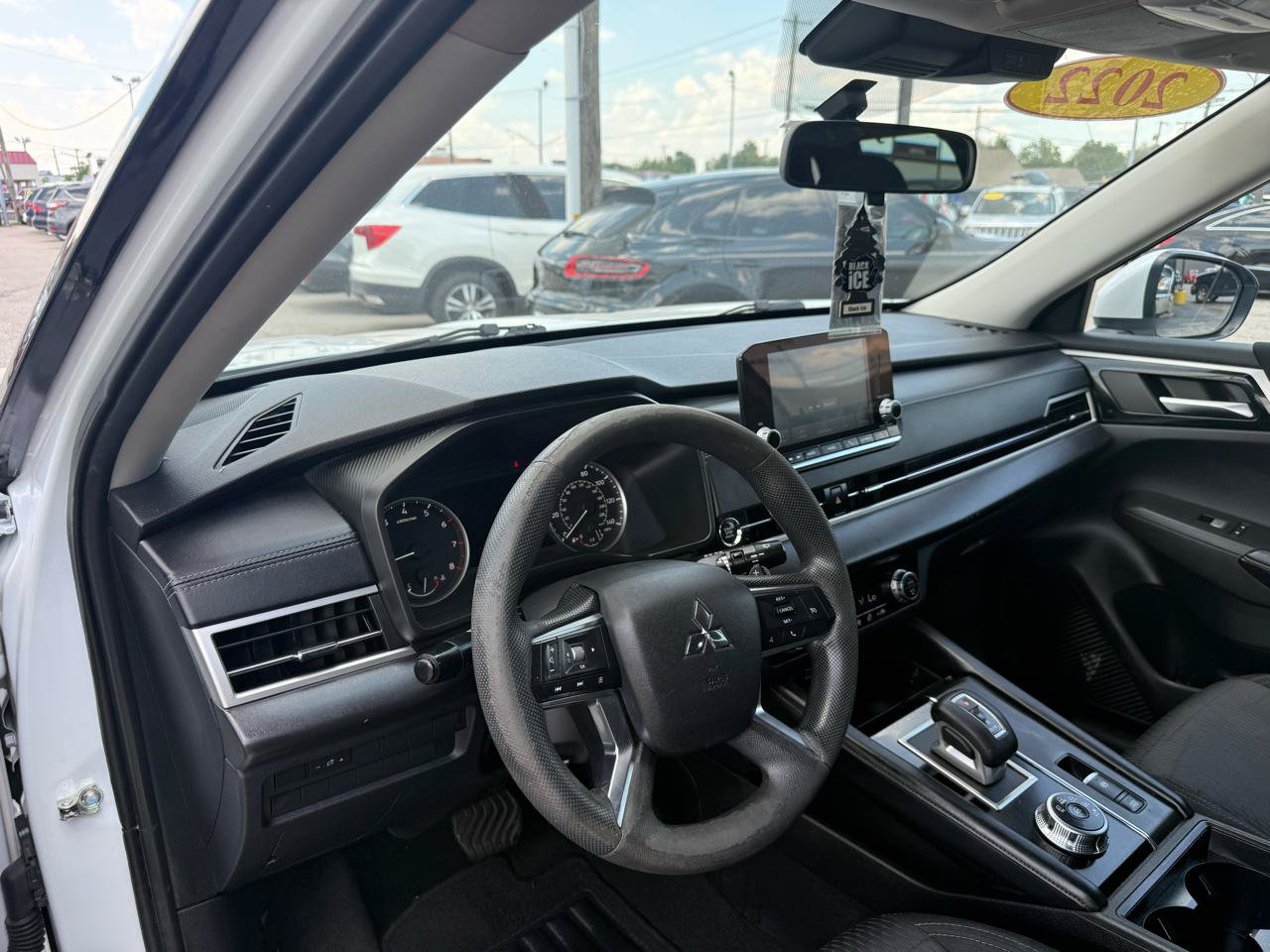 Used 2022 Mitsubishi Outlander ES FWD image 8