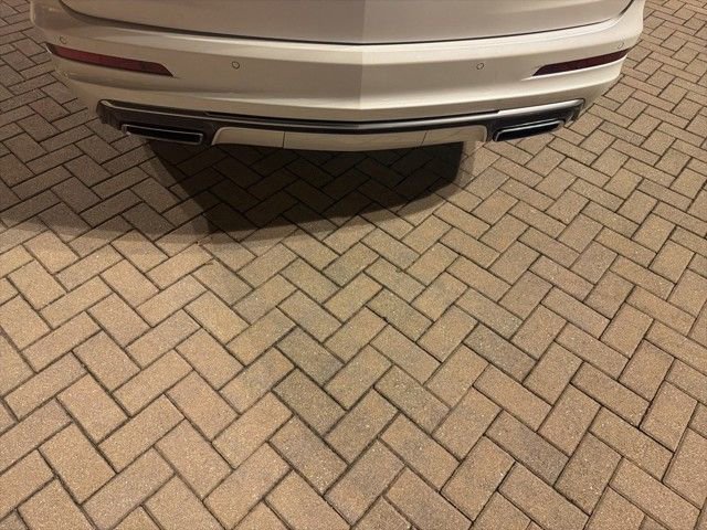 Used 2022 Cadillac XT6 Premium Luxury w/ Technology Package image 5