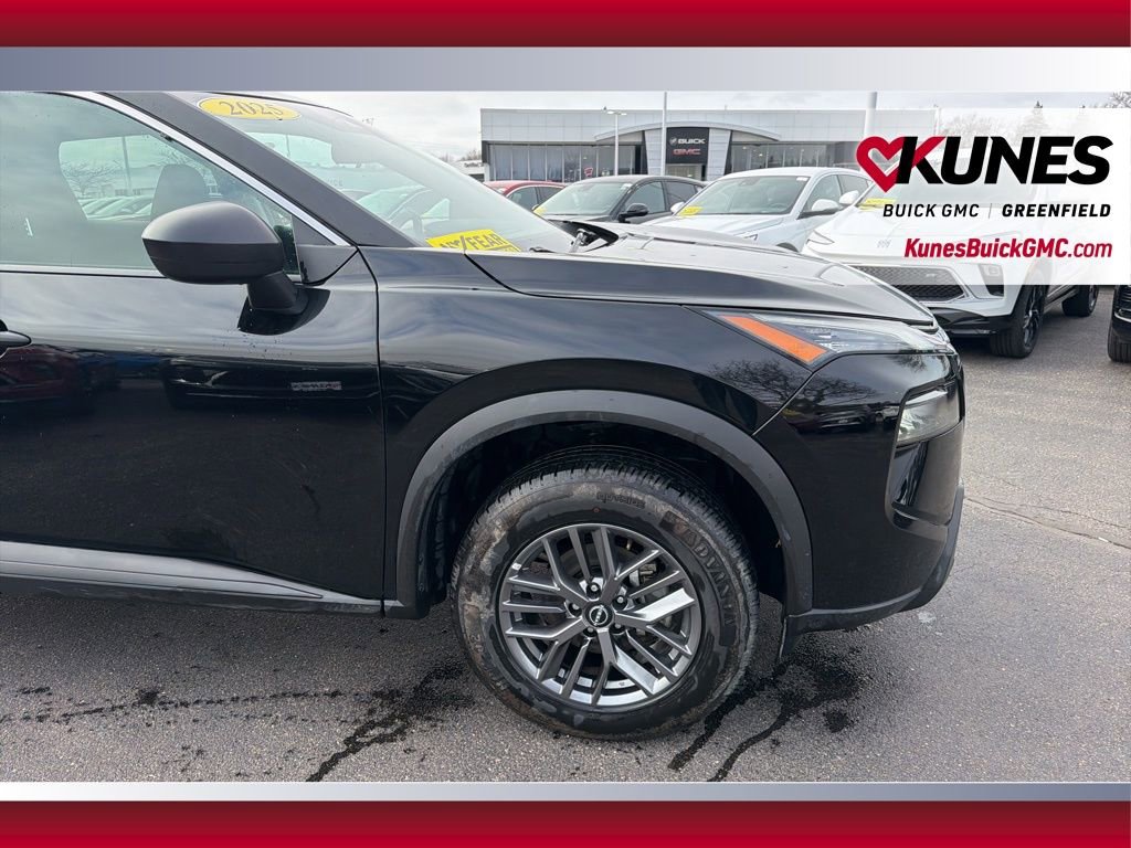 Used 2024 Nissan Rogue S image 12
