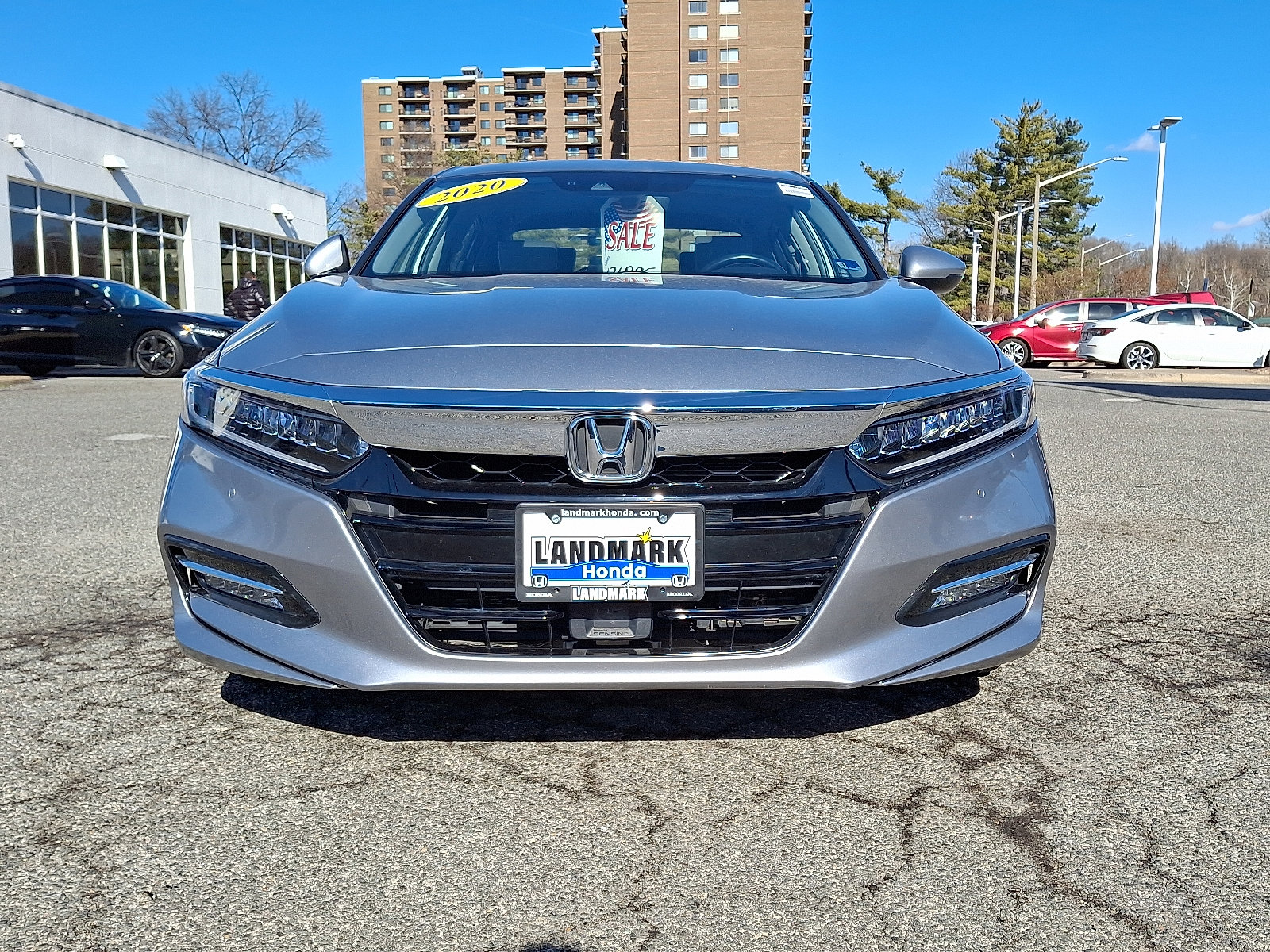 Used 2020 Honda Accord Touring image 2