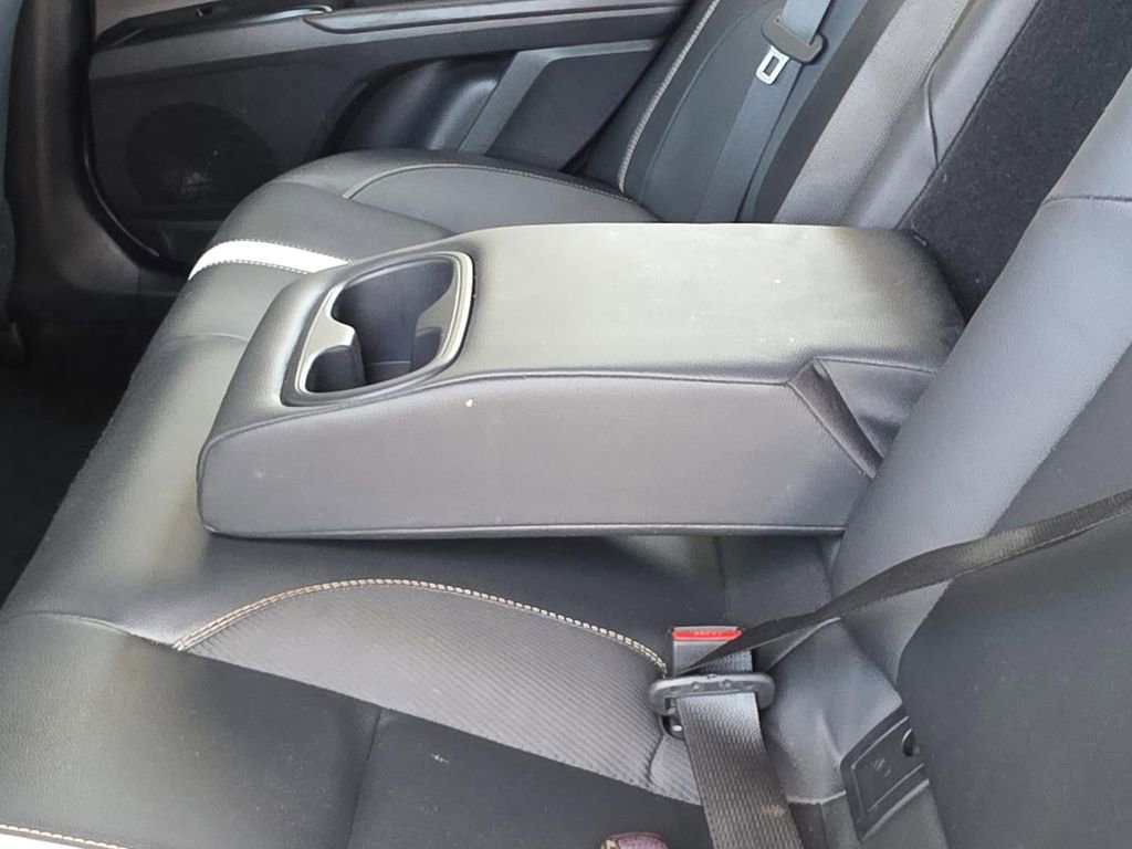 Used 2025 Toyota Camry SE FWD image 10