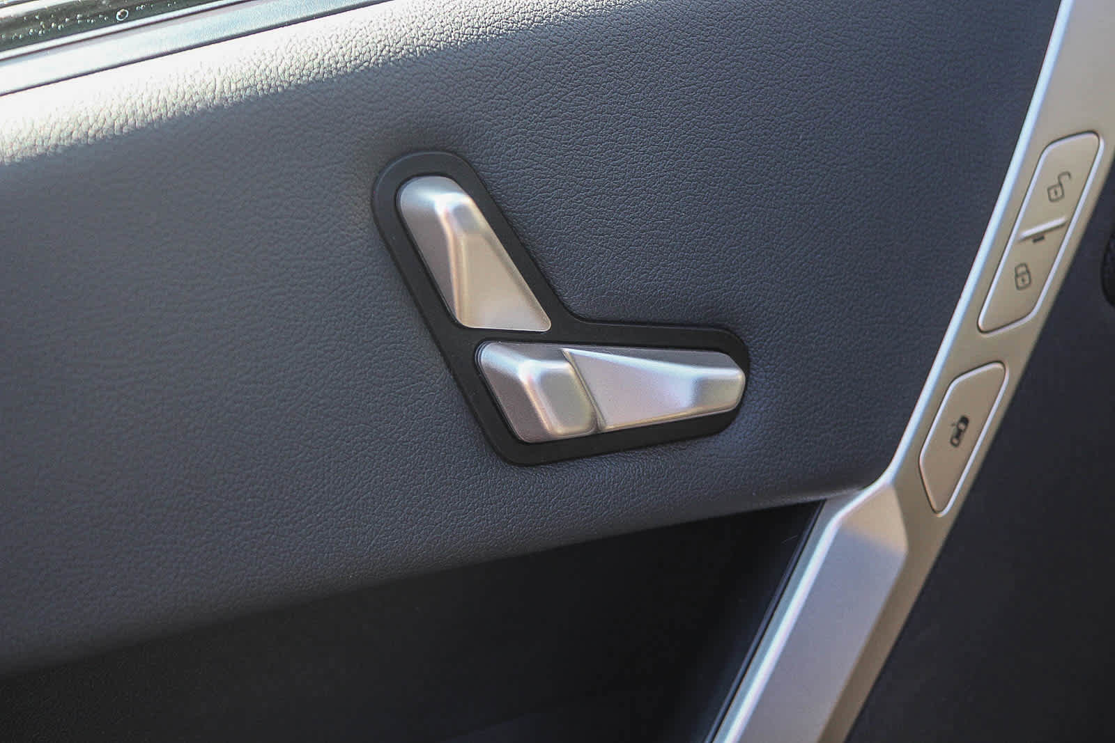 Certified 2023 BMW iX xDrive50 w/ Sport Package image 21