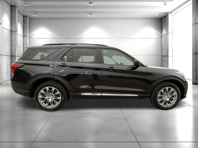 Used 2025 Ford Explorer Active w/ Active Comfort Package AWD/4WD image 8