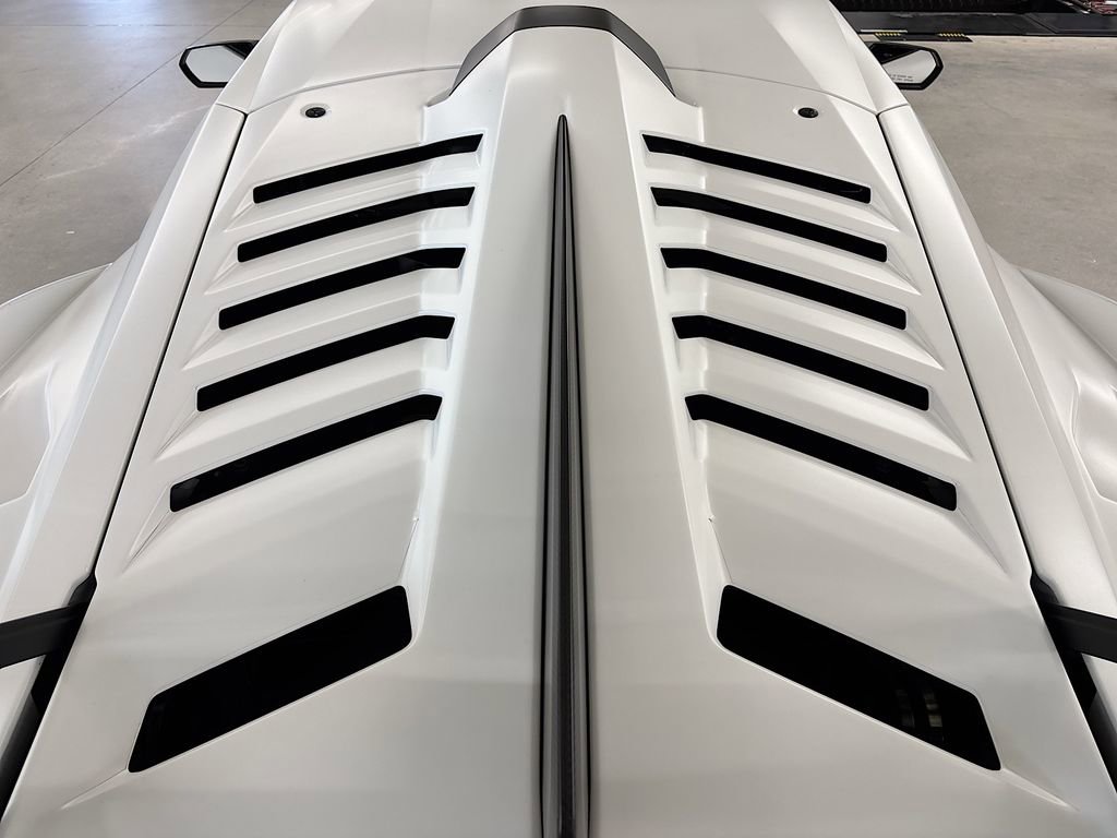 Used 2023 Lamborghini Huracan STO image 25