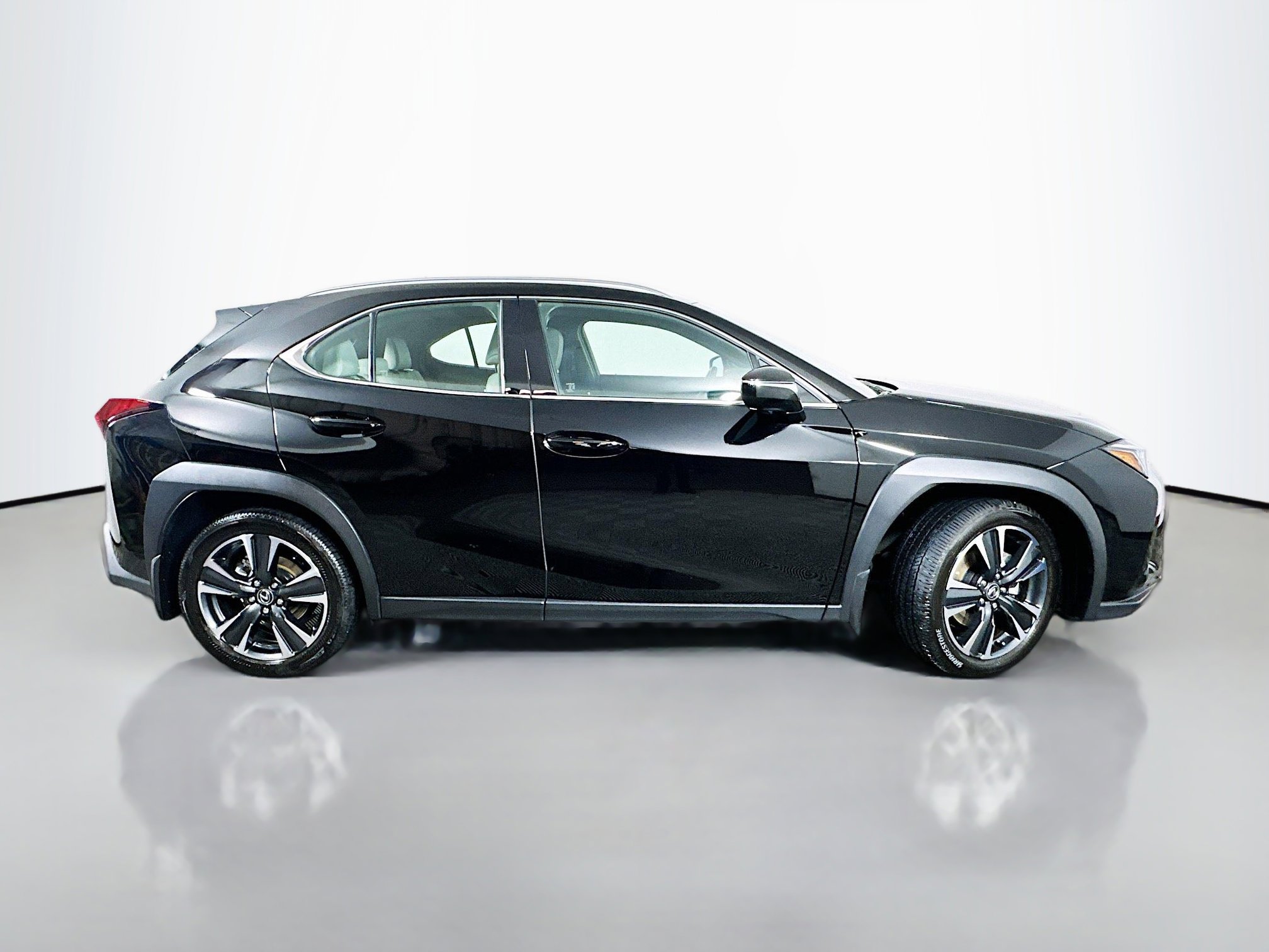 Used 2025 Lexus UX 300h AWD w/ Accessory Package (Z1) image 8