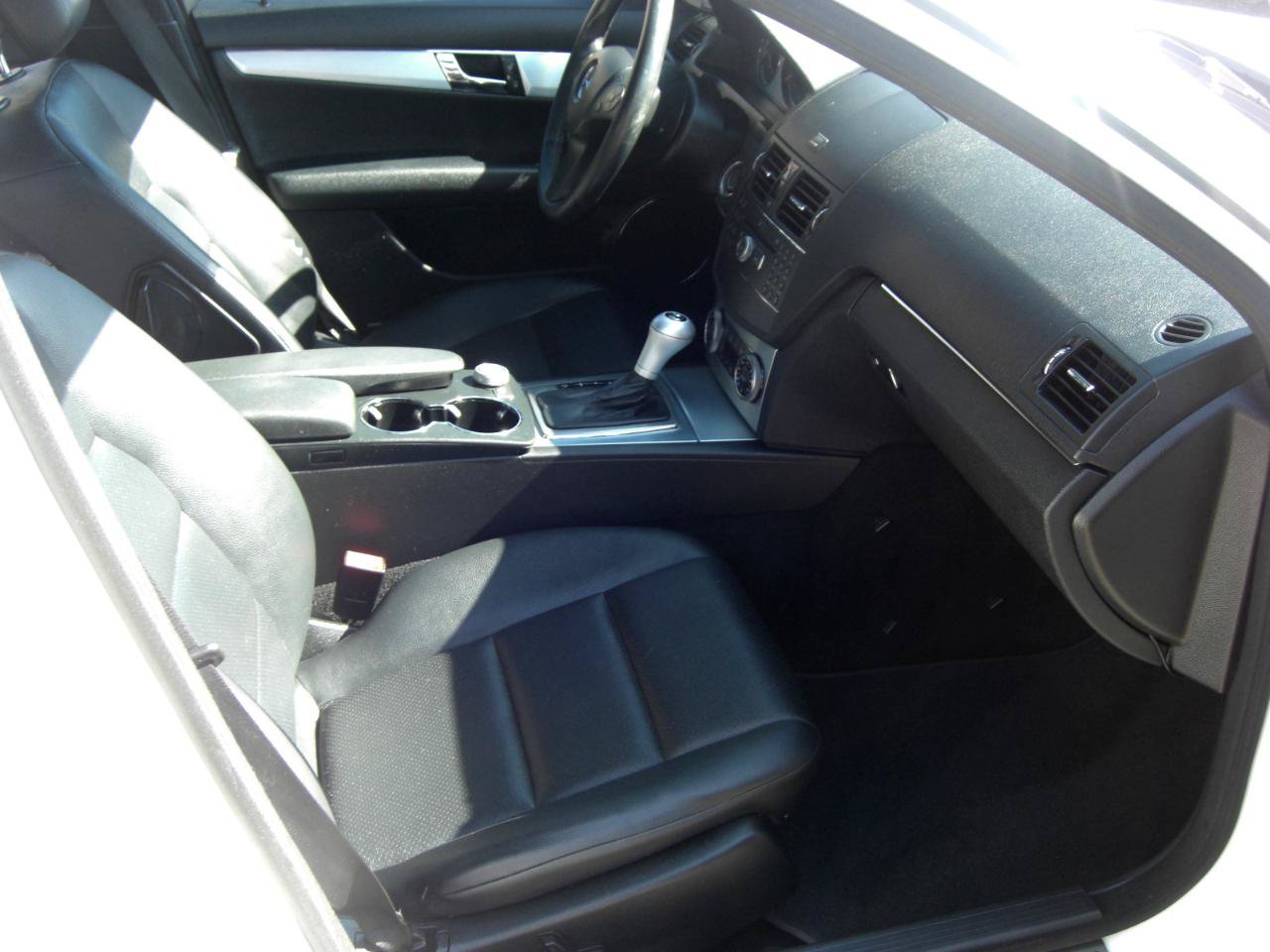 Used 2008 Mercedes-Benz C 300 Sedan image 15