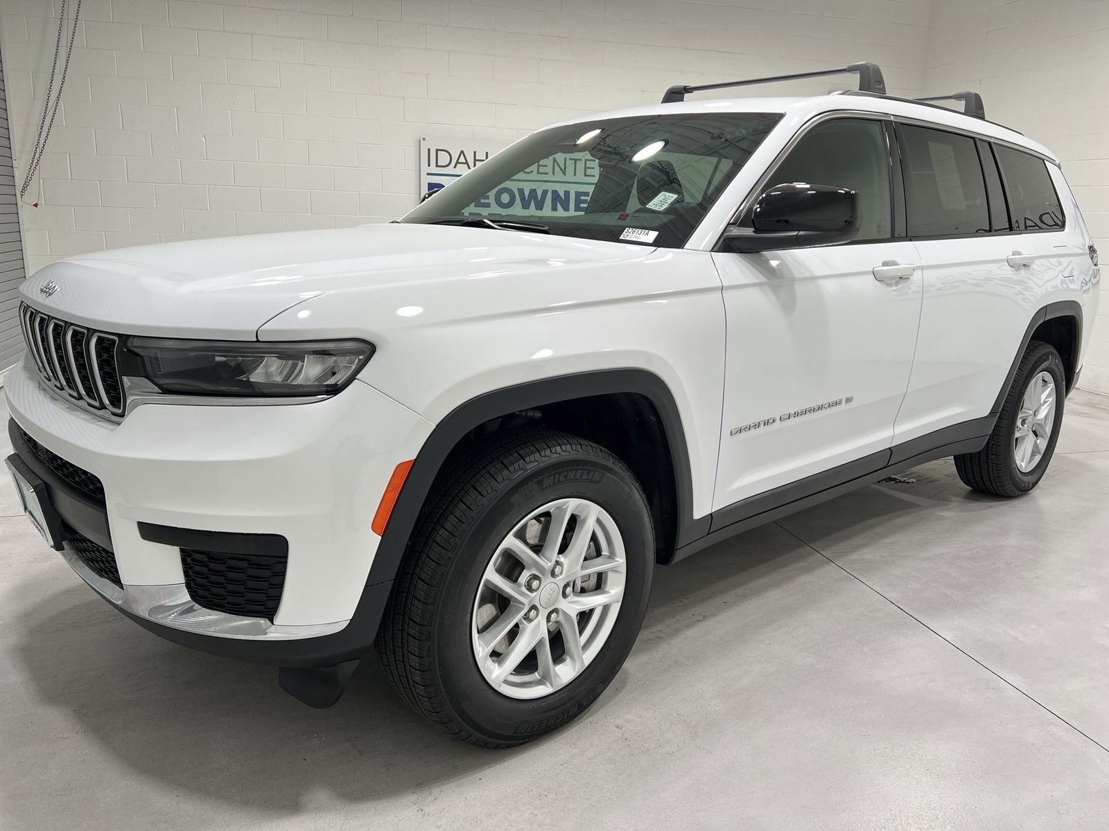 Used 2024 Jeep Grand Cherokee L Laredo w/ Luxury Tech Group I image 4