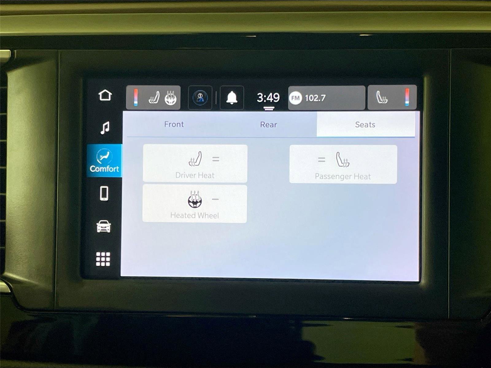 Used 2022 Chrysler Voyager LX image 16