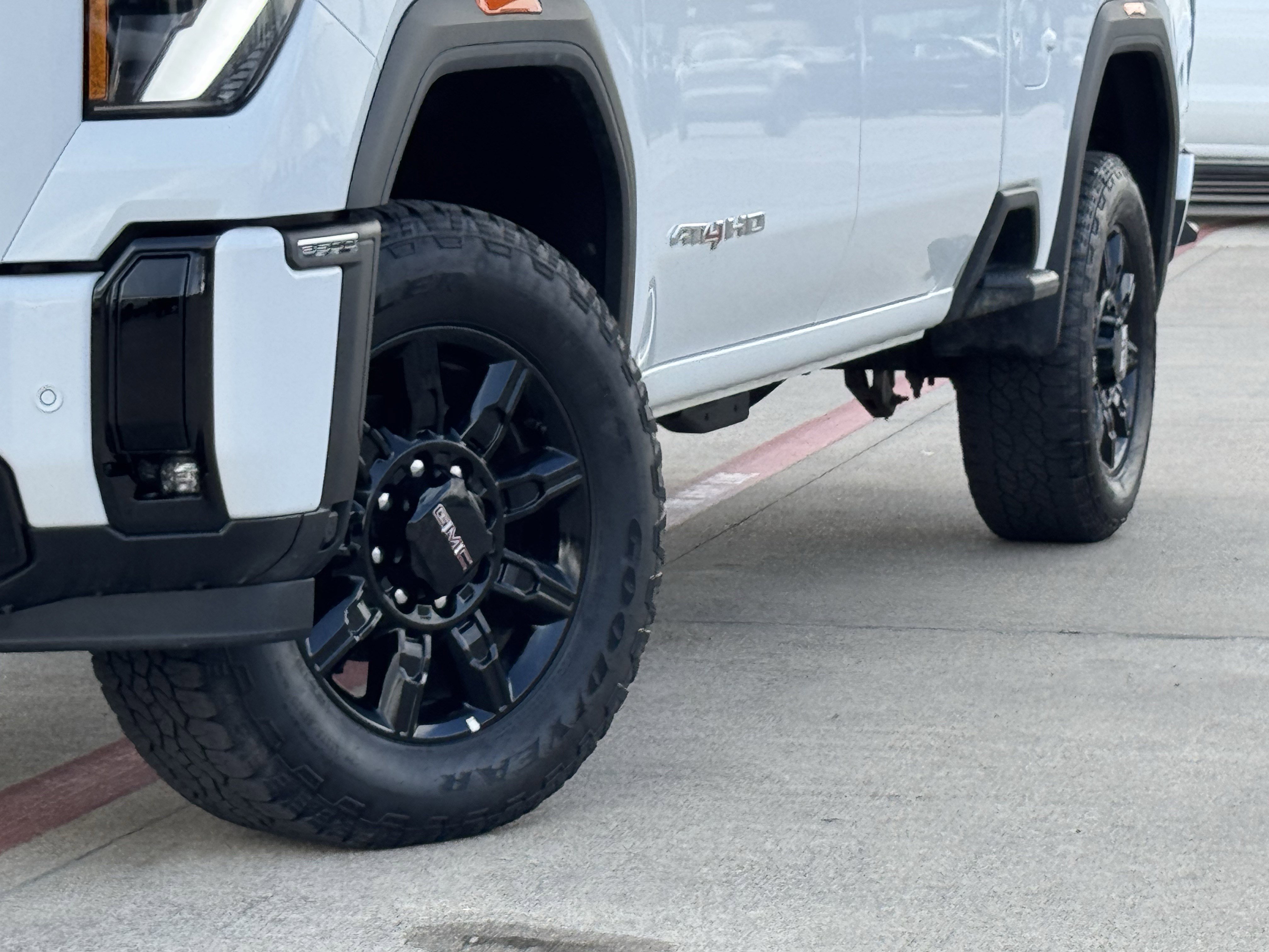 Used 2025 GMC Sierra 3500 AT4 image 12