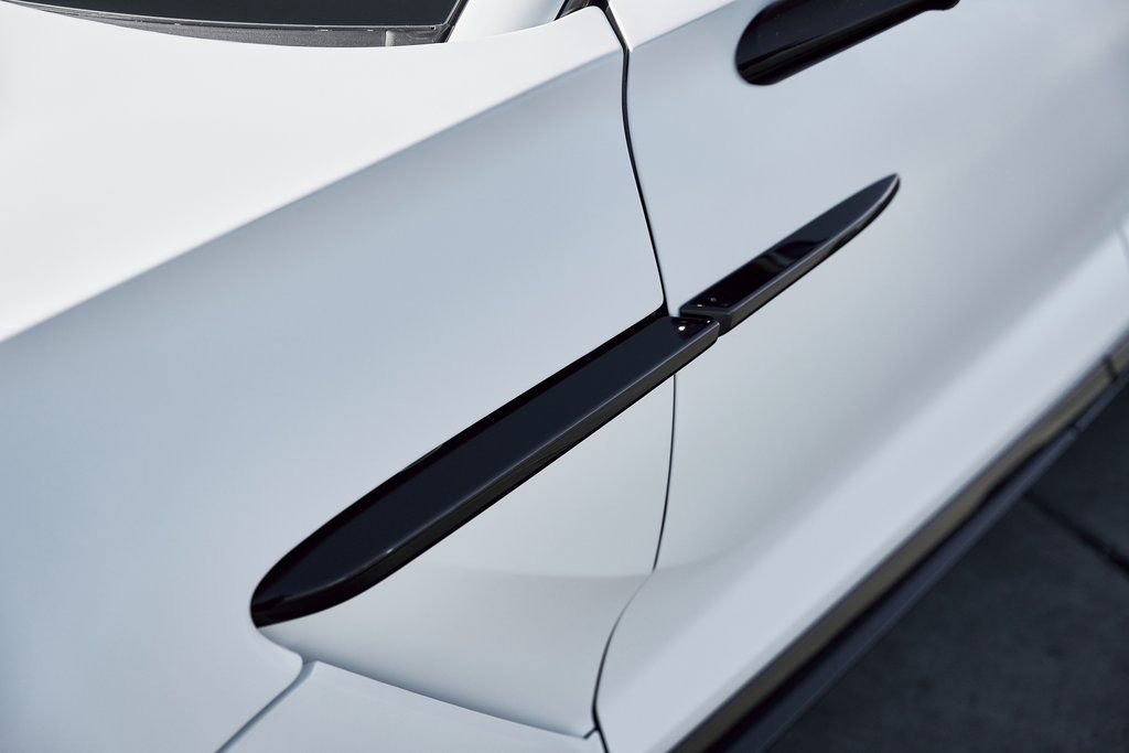 Used 2025 Aston Martin DBX 707 image 9