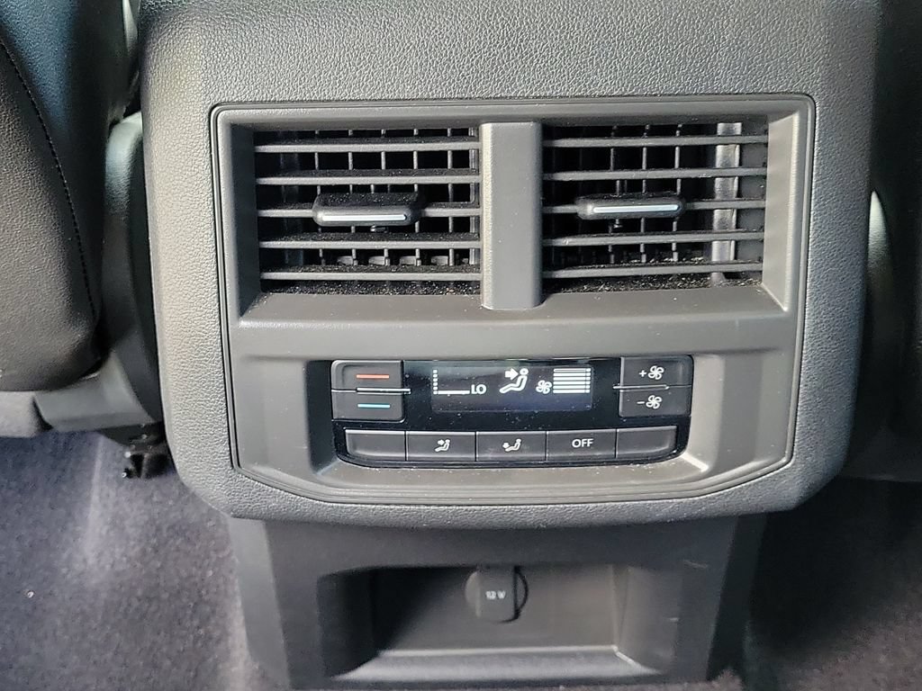 Used 2023 Volkswagen Atlas SE FWD image 12