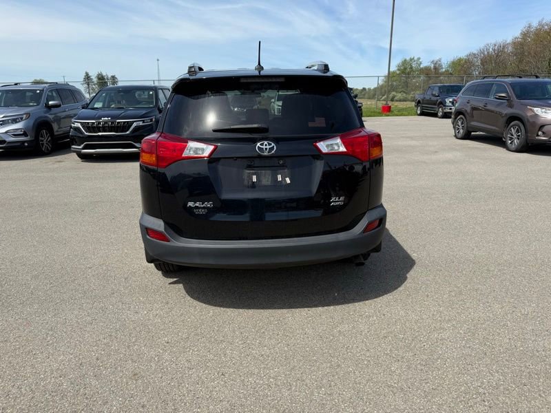 Used 2015 Toyota RAV4 XLE AWD/4WD image 7