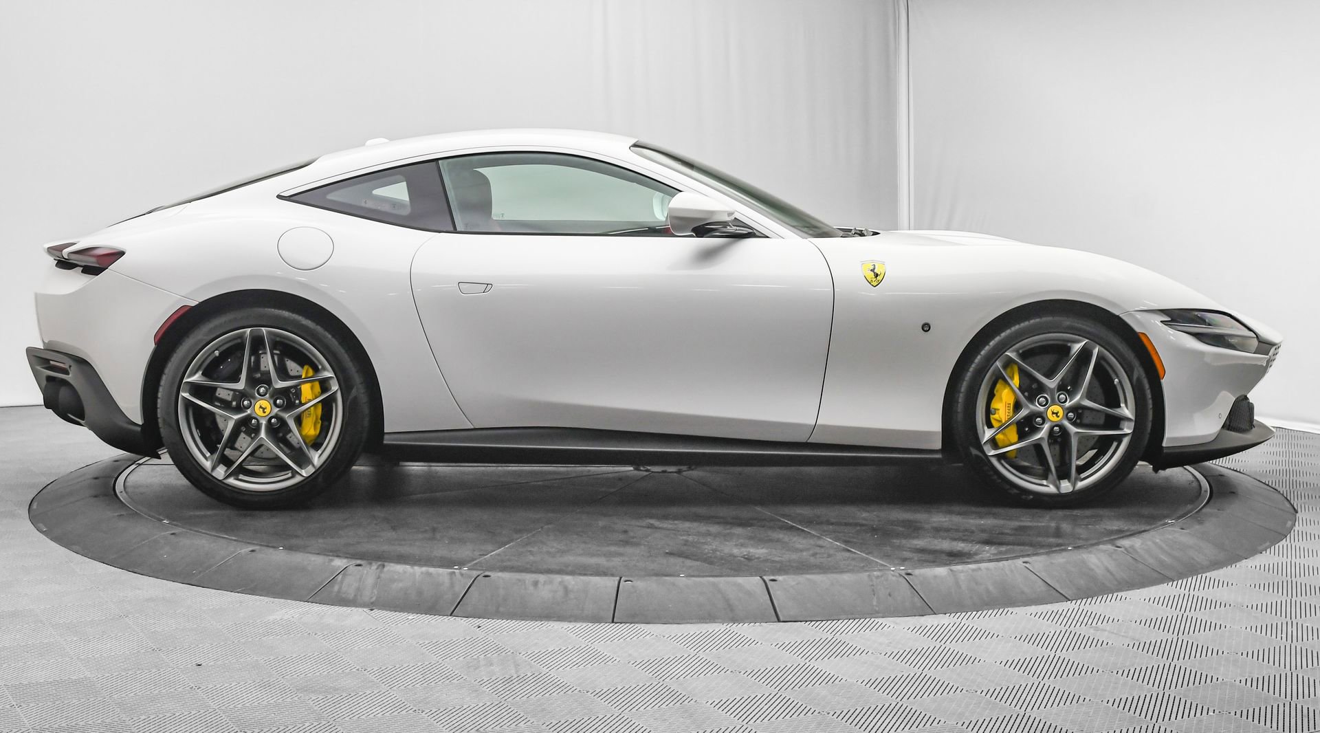 Used 2024 Ferrari Roma image 10